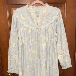 SOLD Lanz of Salzburg Whimsical Vintage Celestial Moon Start Eyelet Lace Night